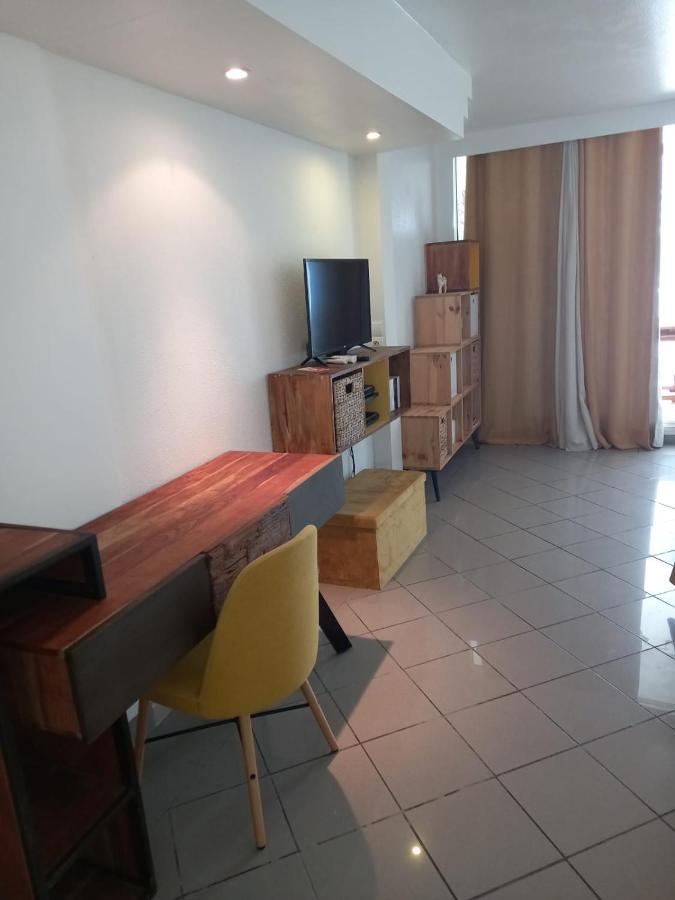 Grand Studio De 41 M², Vue Mer Et Jardin Tropical. Le Gosier  Εξωτερικό φωτογραφία